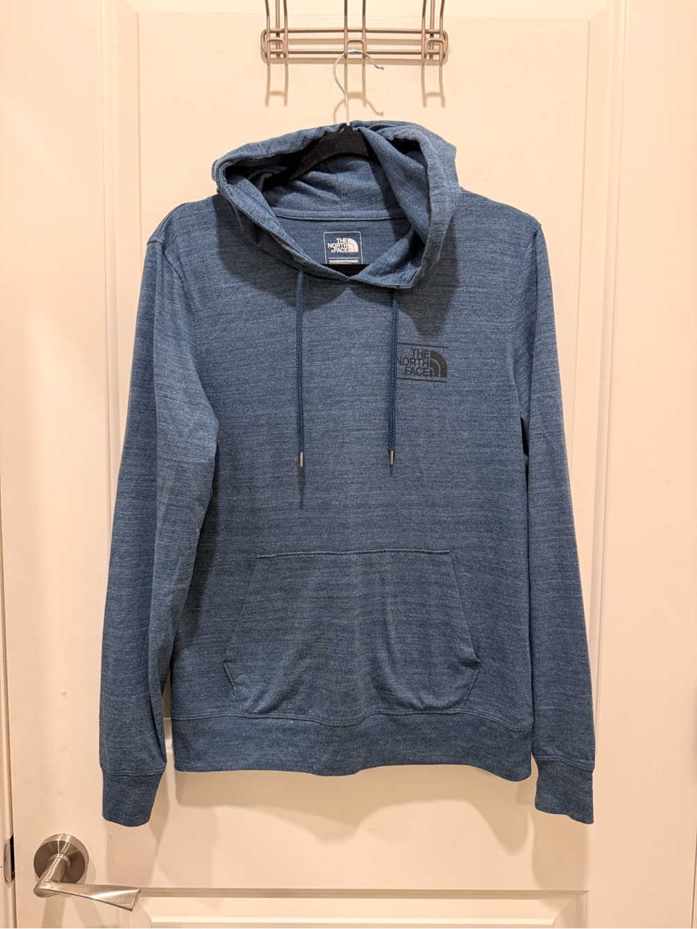 The North Face Hoodie Size
L Blue Heather Pullover
Standard Fit